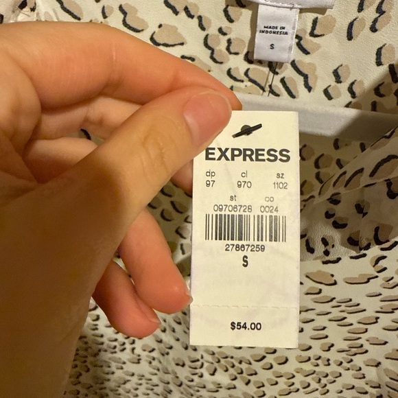 Express Cream and Black Patterned Blouse - Picture 4 of 6